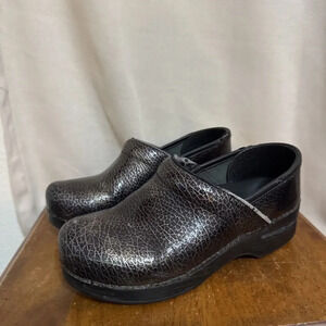Dansko EU 36 US 5.5 Clogs Leather Metallic Gray Professional Comfort Shoes Nurse